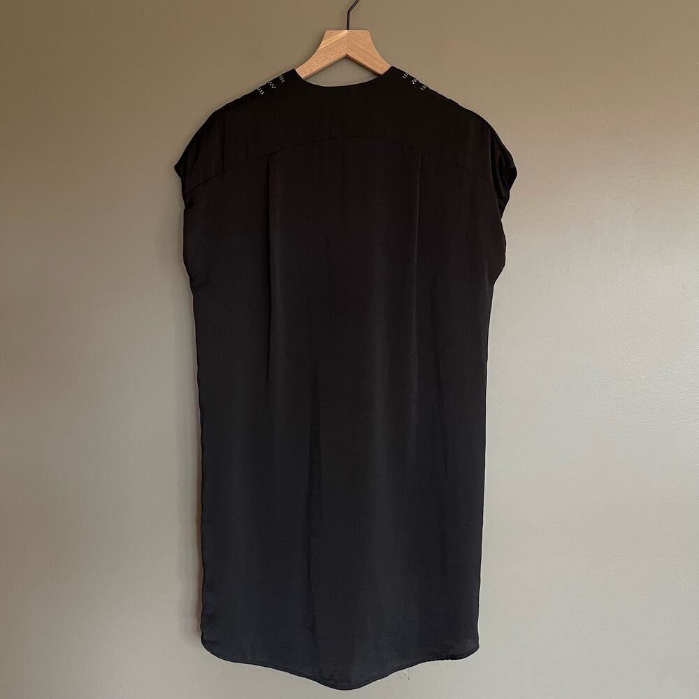 Vince Embroidered Front V-Neck Shift Dress Black Size 4 Minimalist Relaxed Fit - Picture 13 of 16